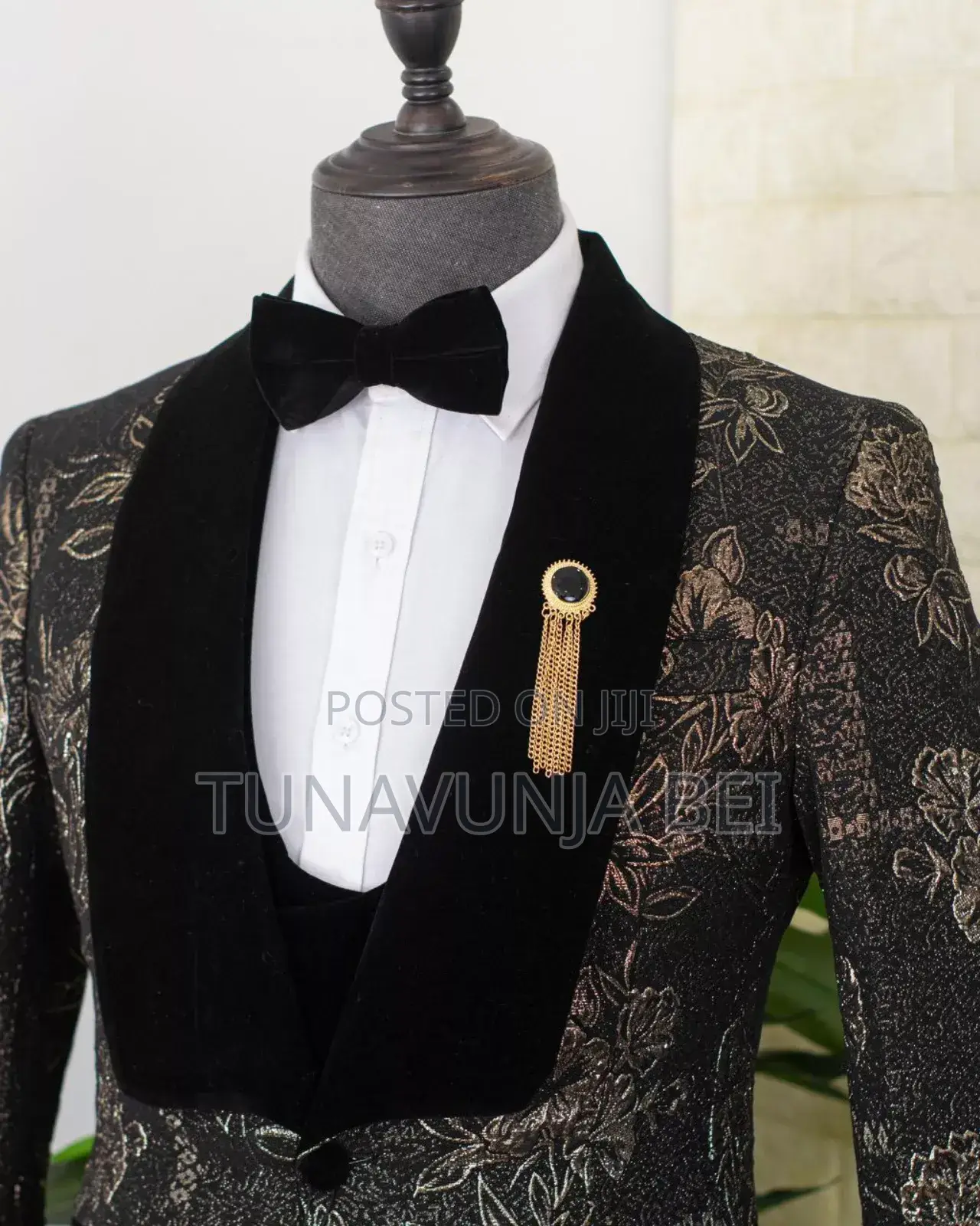 Mario Casas Suit