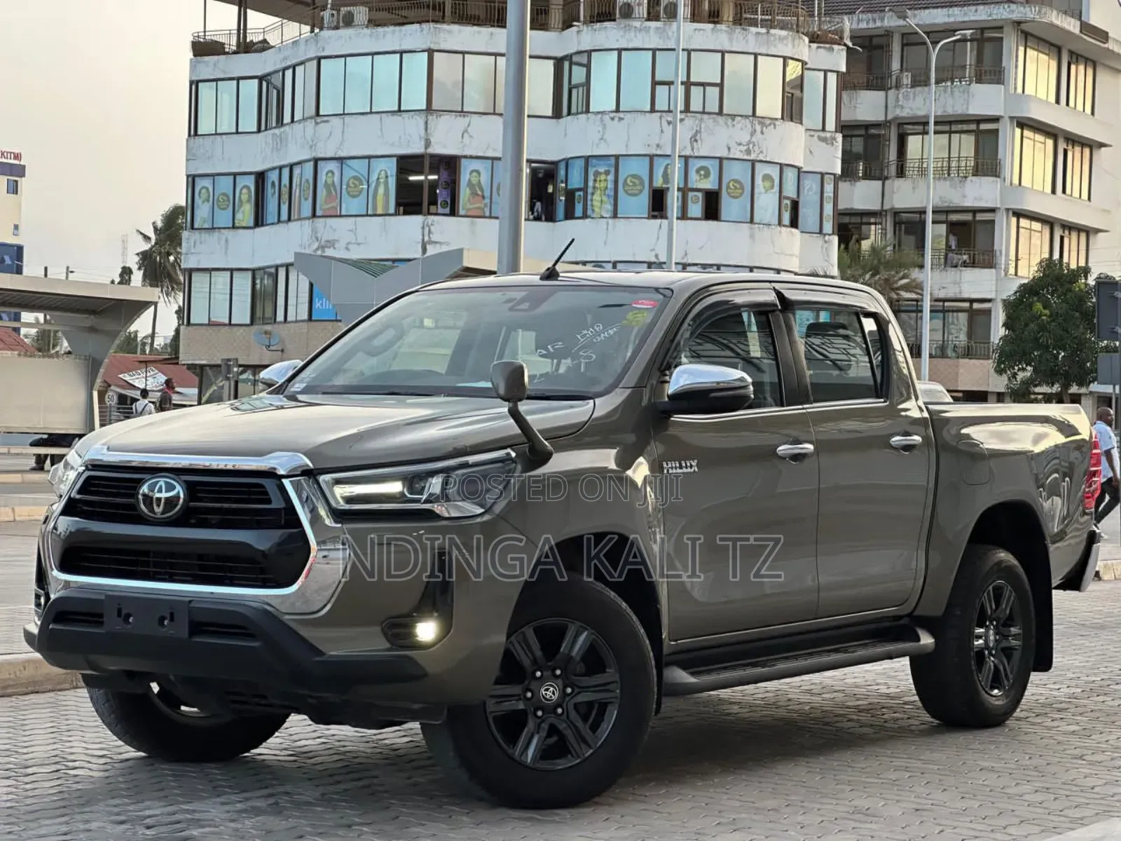 Toyota Hilux 2022 Gray
