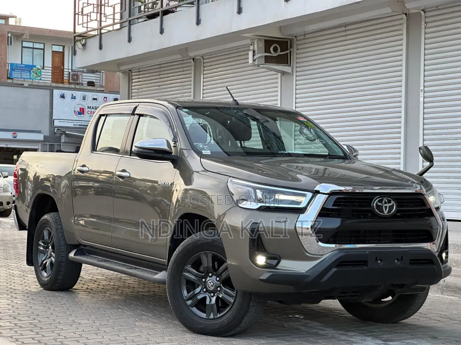 Toyota Hilux 2022 Gray