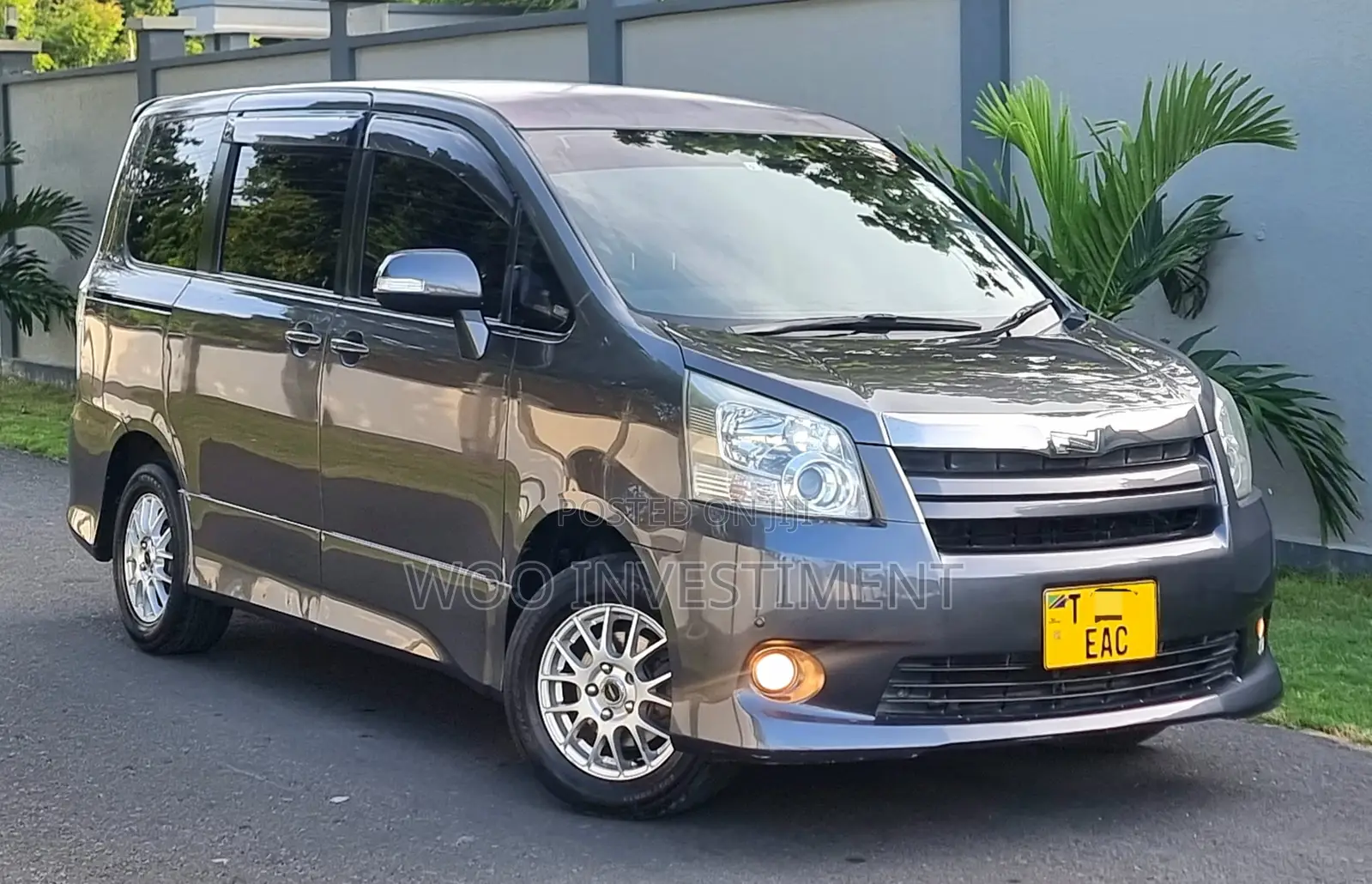 Toyota Noah 2007 Gray