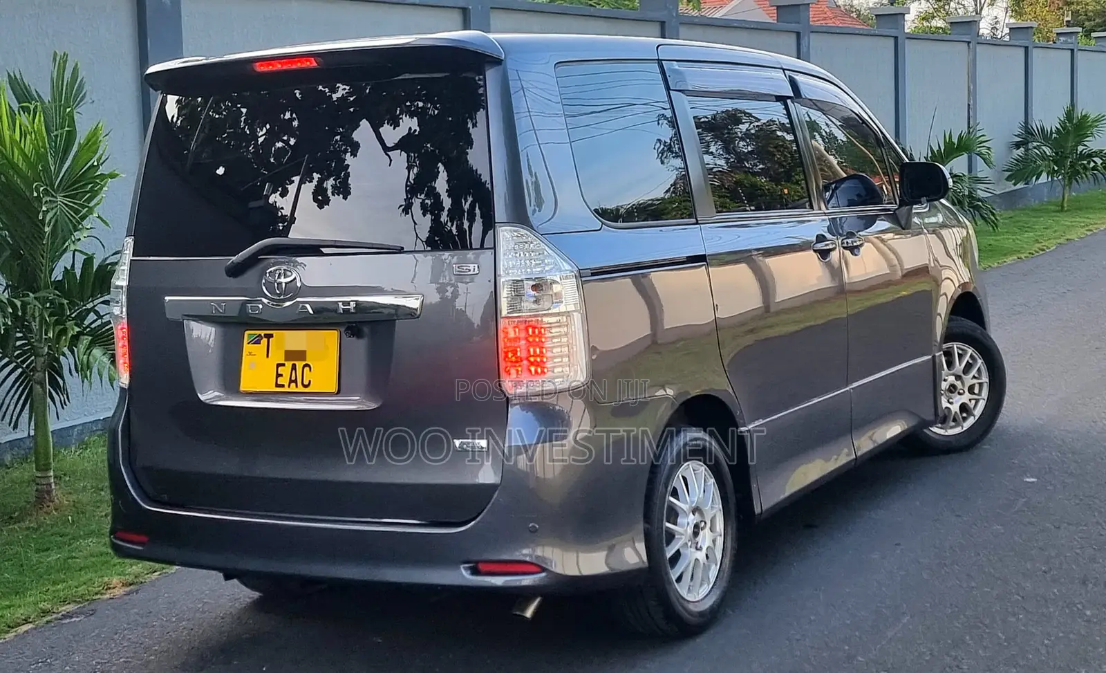 Toyota Noah 2007 Gray