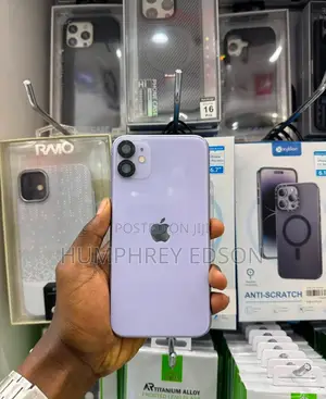 Photo - Apple iPhone 11 64 GB Purple