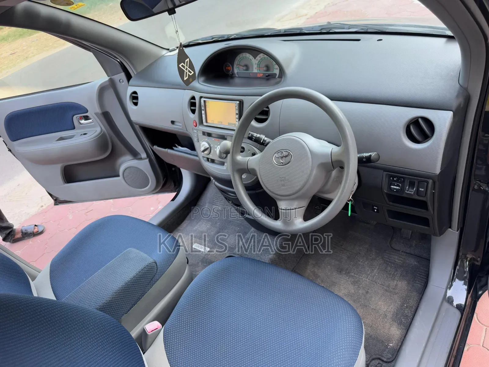 Toyota Sienta 2005 Black