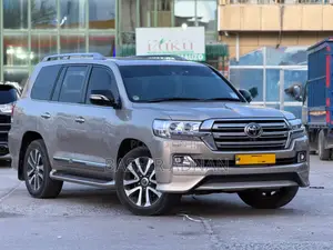 Photo - Toyota Land Cruiser 4.6 V8 ZX 2016 Gold