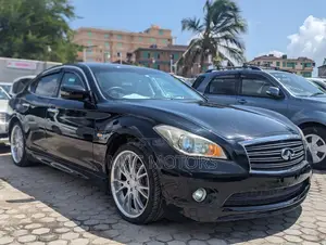 Infiniti M 2012 Black