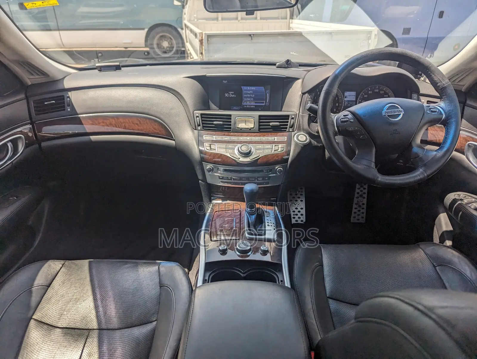 Infiniti M 2012 Black