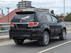 Toyota Fortuner 2.7 AWD 2006 Black