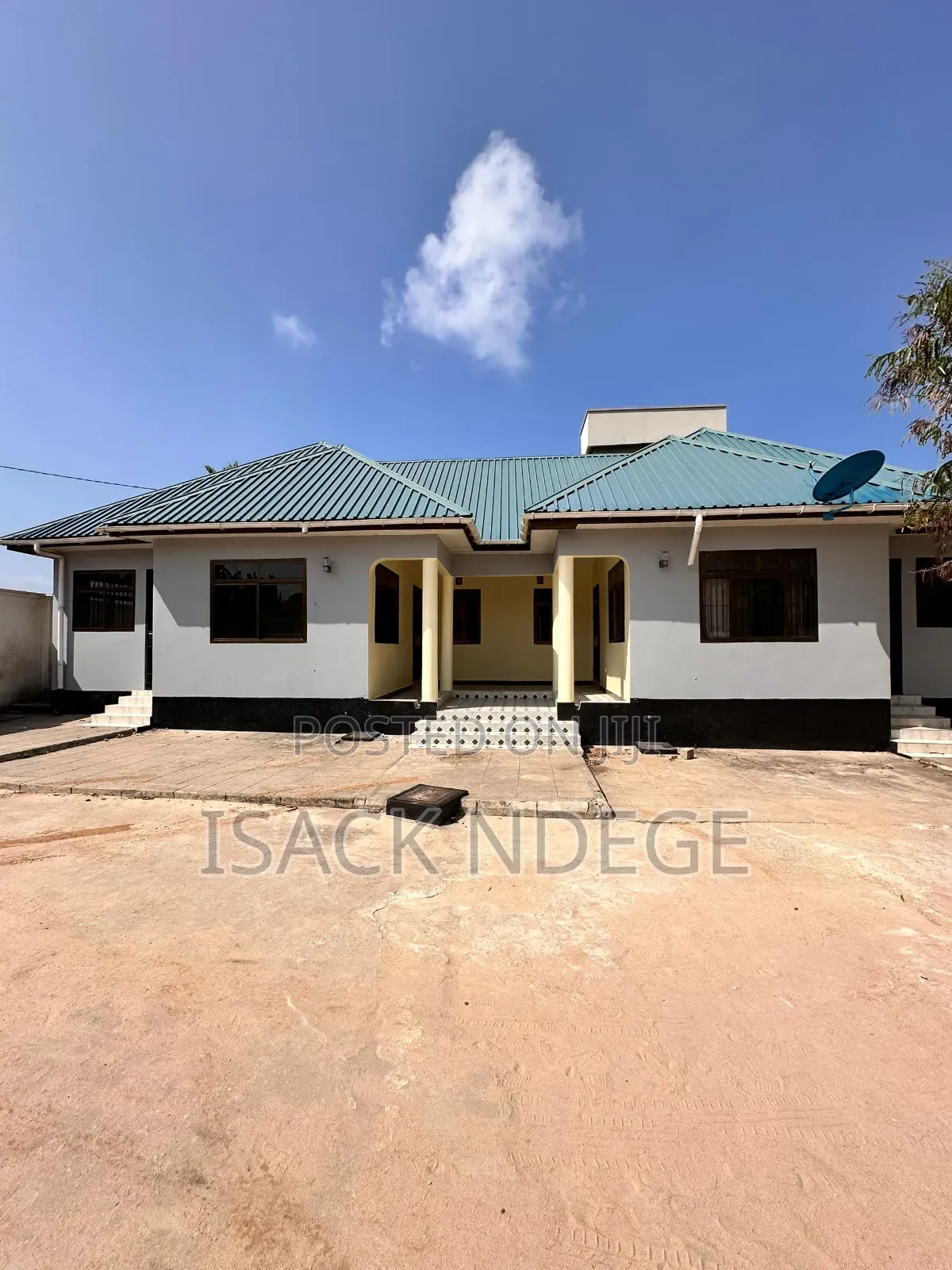 12bdrm House in Boko, Kinondoni for sale