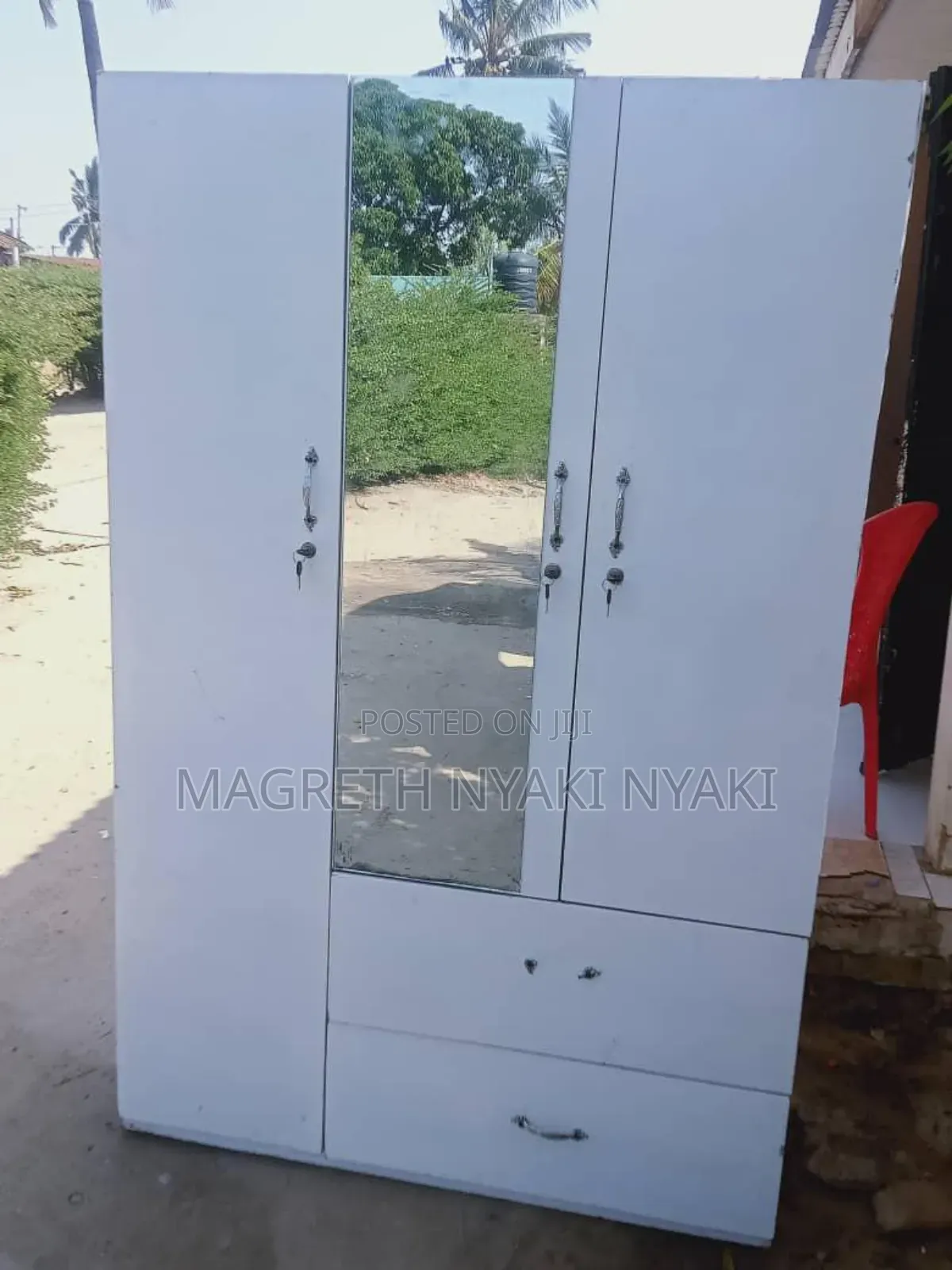 Nauza Kabati LA Mbao Milango Mitatu