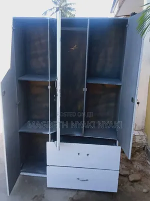 Nauza Kabati LA Mbao Milango Mitatu