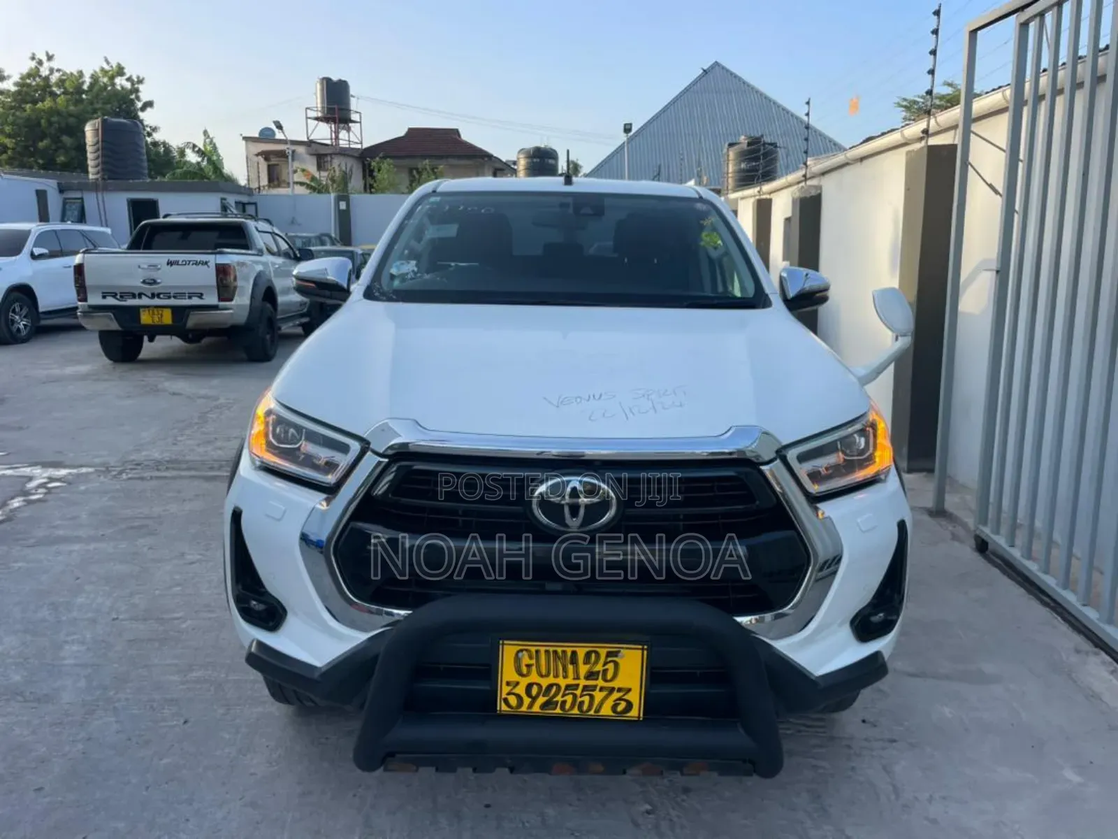 Toyota Hilux 2021 White