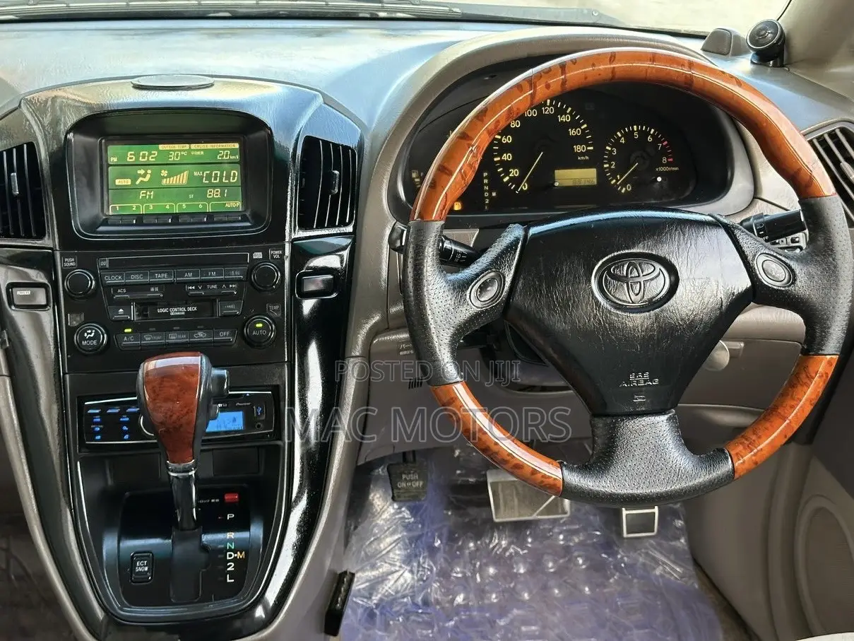 Toyota Harrier 2002 Black