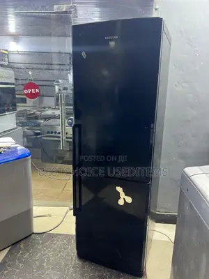 Friji La Samsung Zuri Bado Jipya Used Bado Jipya