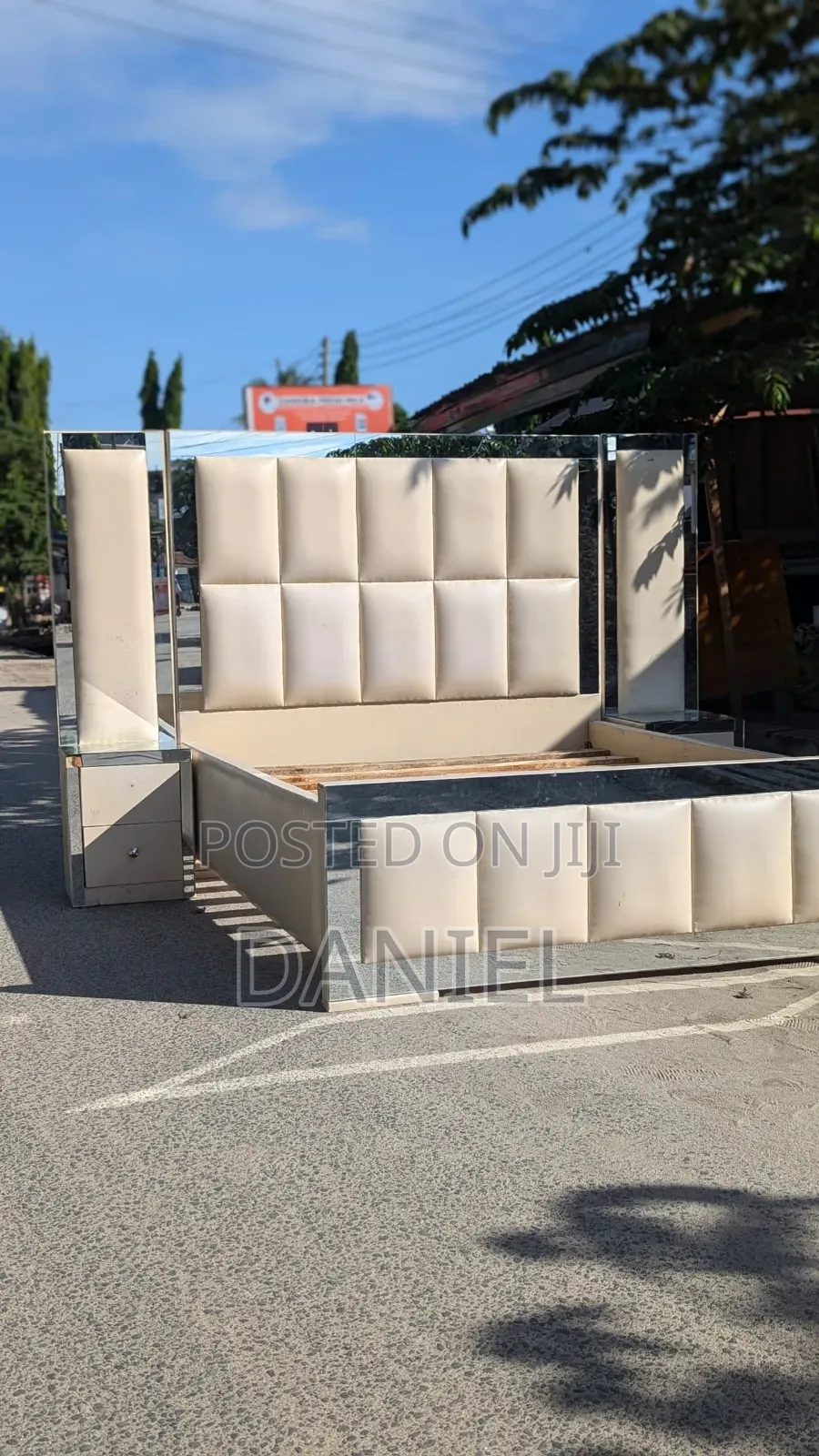 Bedsofa Yenye Localbond Za Silver Leather Grade One