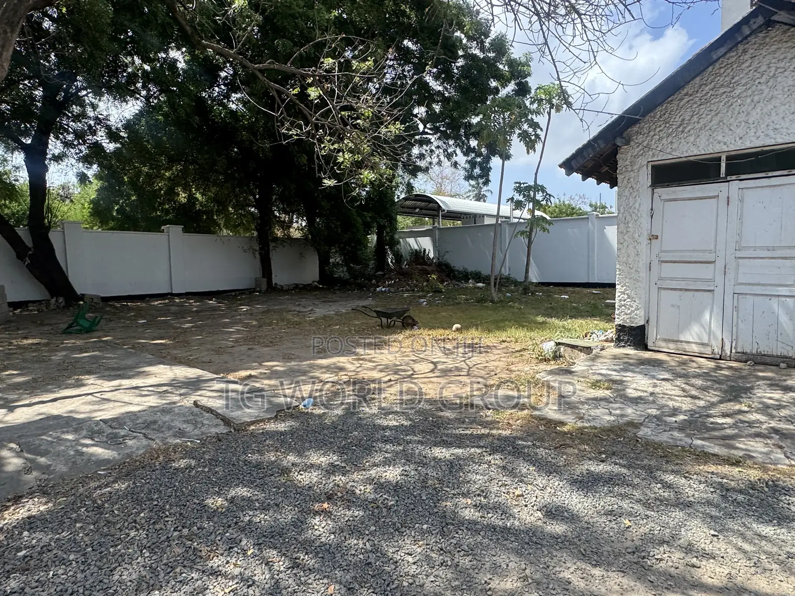 6bdrm Bungalow in Upanga West Near, Kinondoni for sale