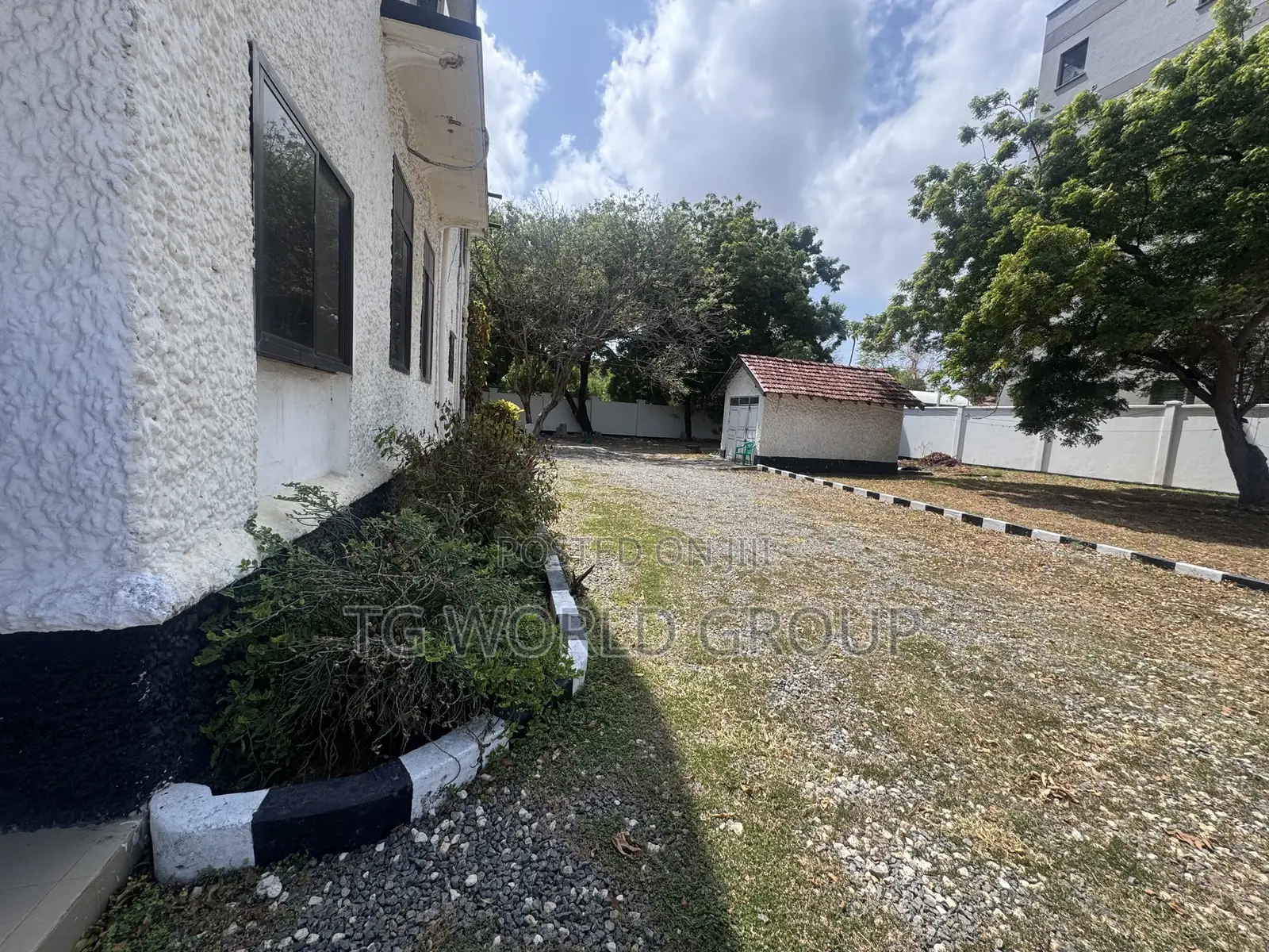 6bdrm Bungalow in Upanga West Near, Kinondoni for sale