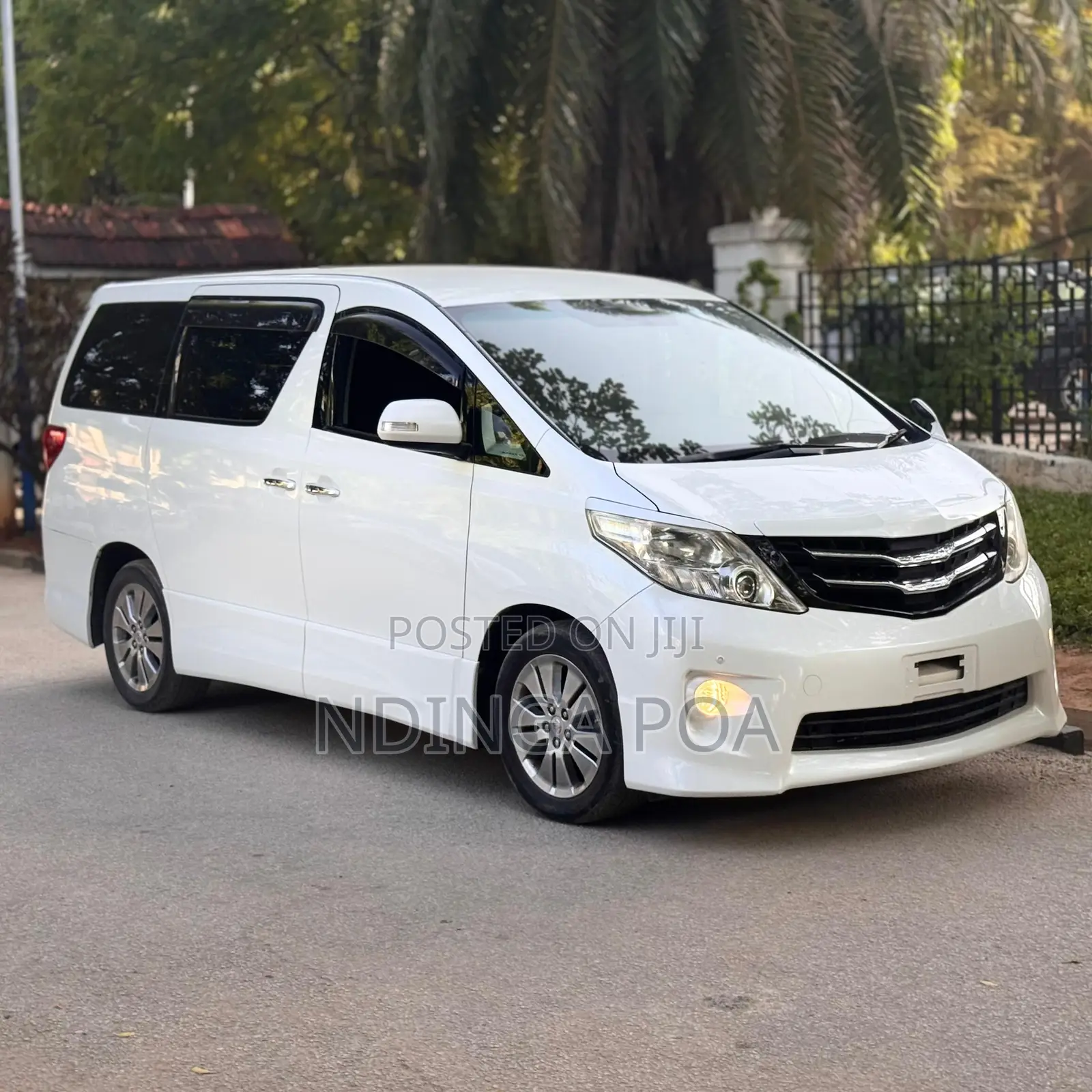 Toyota Alphard 2.4 Petrol AWD 2009 White