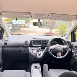 Toyota Wish 2004 Silver