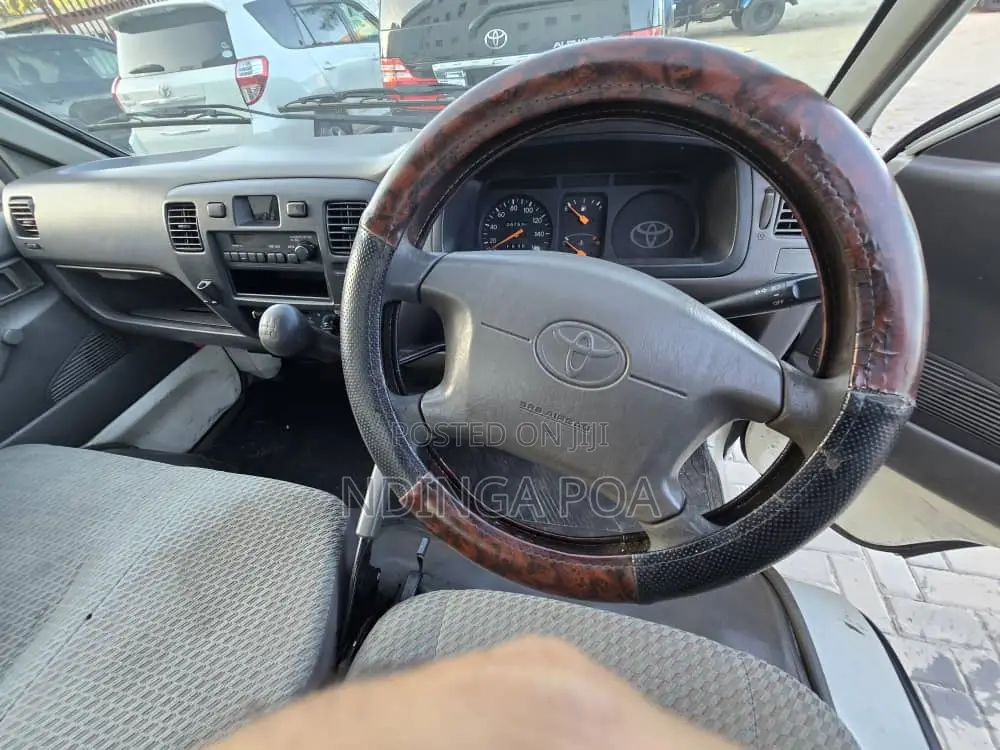 Toyota TownAce 2004 White