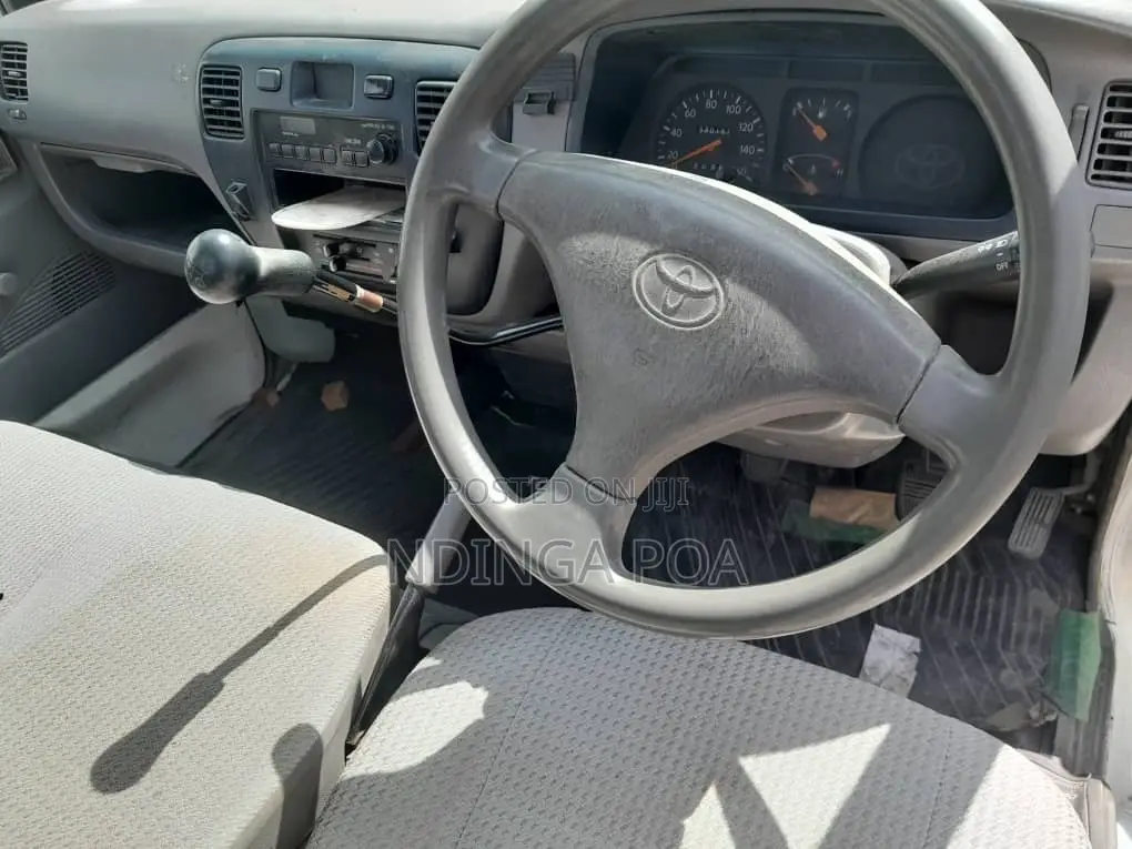 Toyota Lite-Ace 2002 White