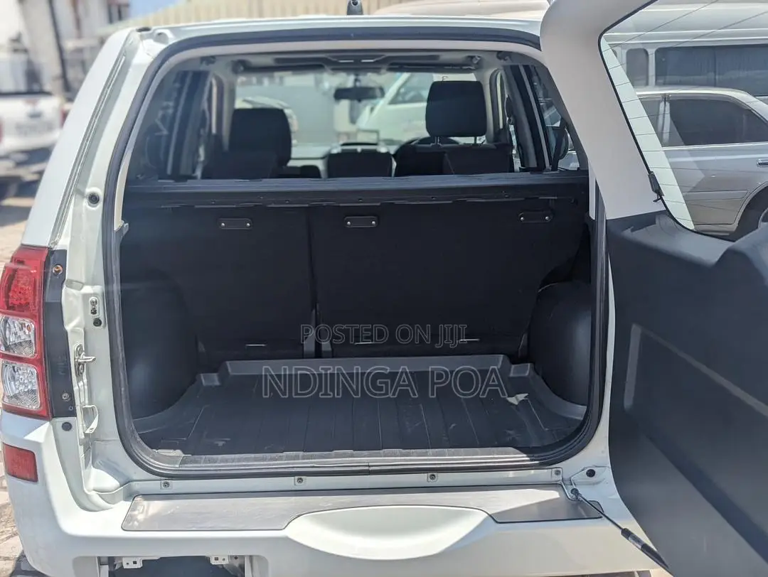 Suzuki Escudo 2007 White