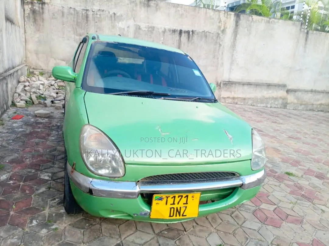 Toyota Duet 2005 Green