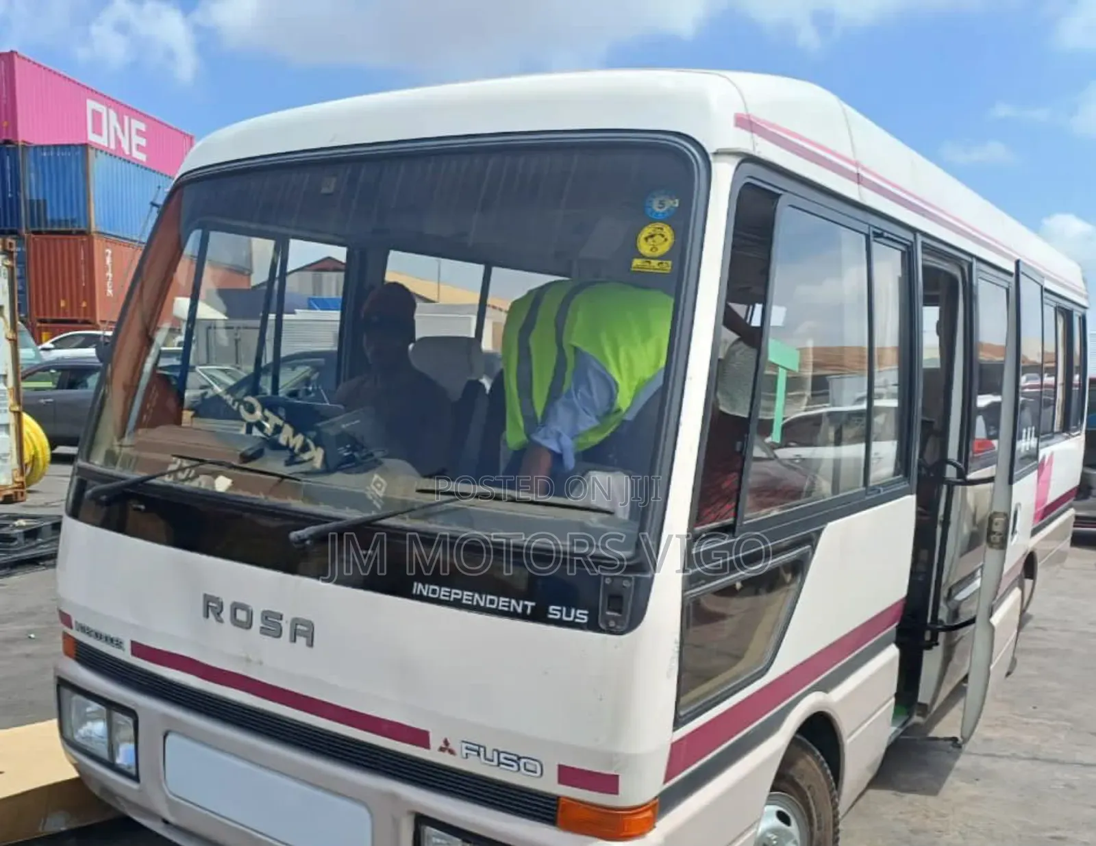 Mitsubishi Fuso Rosa 1995 Beige