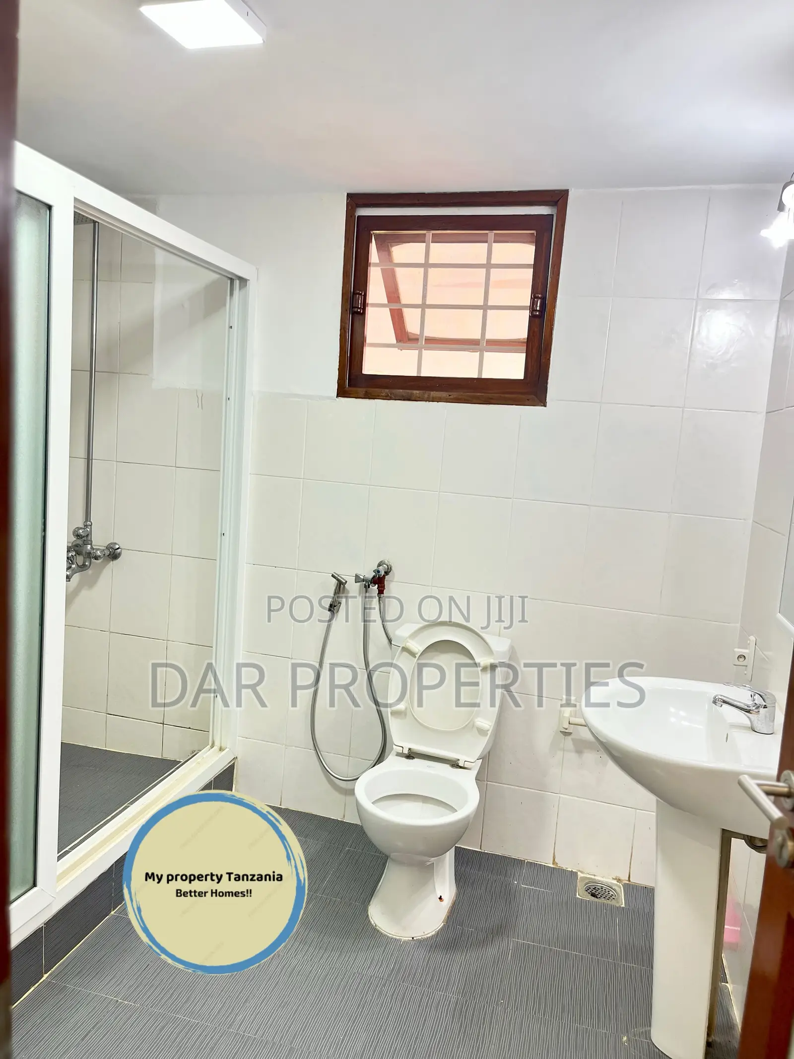 5bdrm House in Msasani Beach for rent