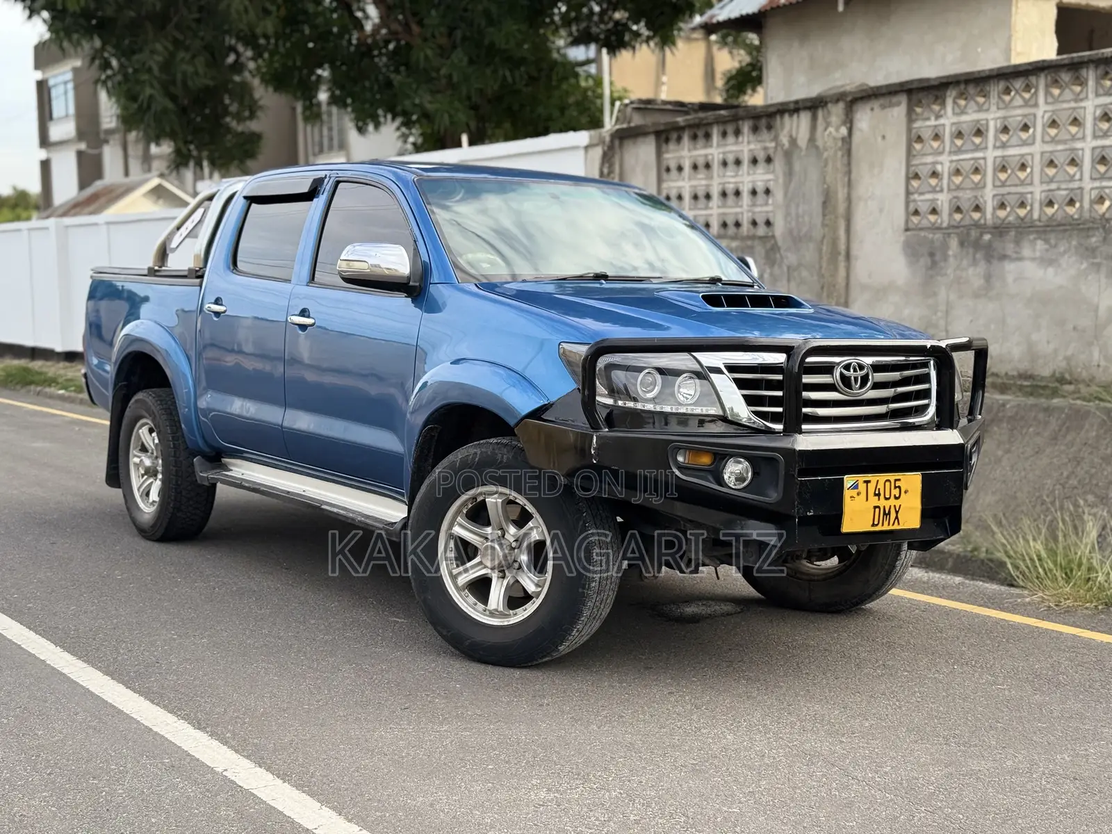 Toyota Hilux 2014 Blue