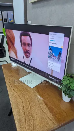 Samsung 32" Smart Monitor M8 M80C With Webcam White