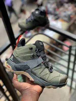 Top Quality Men Shoes/Sneakers/Footwears/Viatu Vipya Vikali