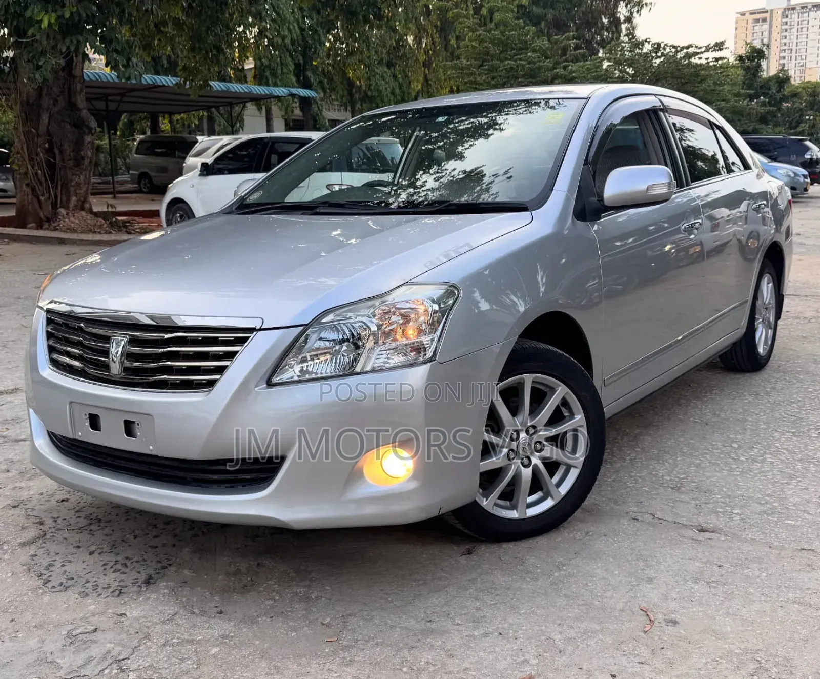 Toyota Premio 2013 Silver