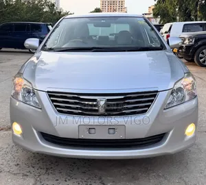 Toyota Premio 2013 Silver