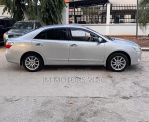 Toyota Premio 2013 Silver