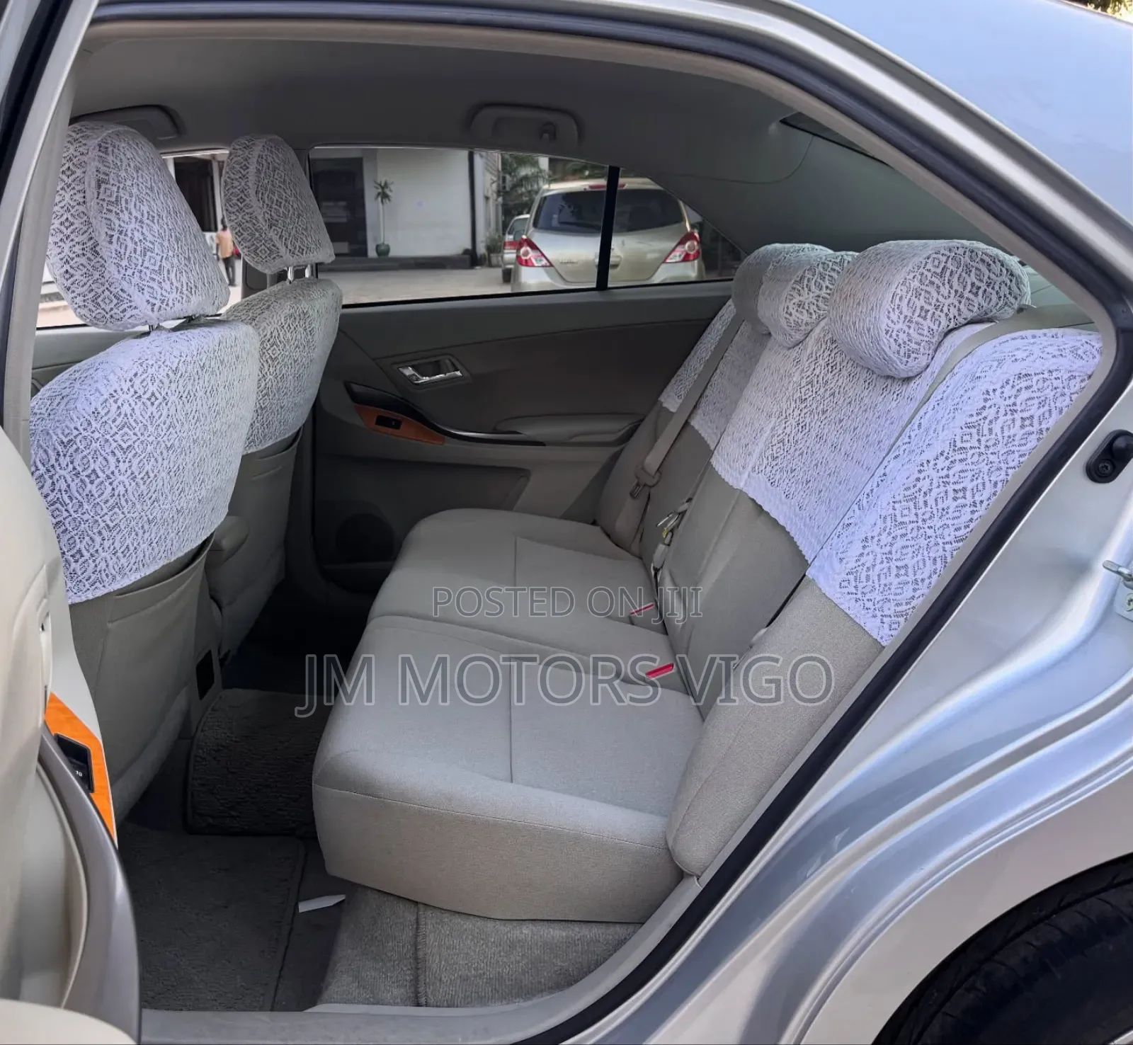 Toyota Premio 2013 Silver