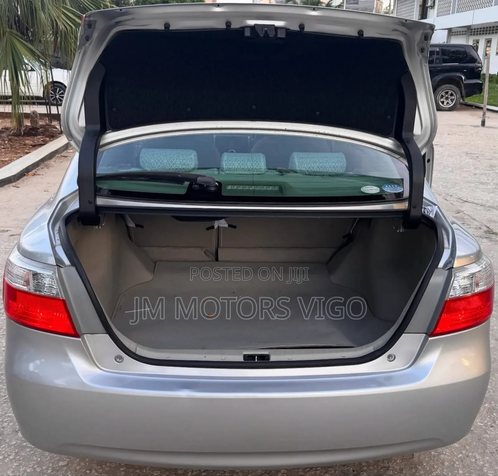 Toyota Premio 2013 Silver