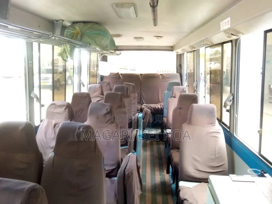 Hino Dutro 2014 White