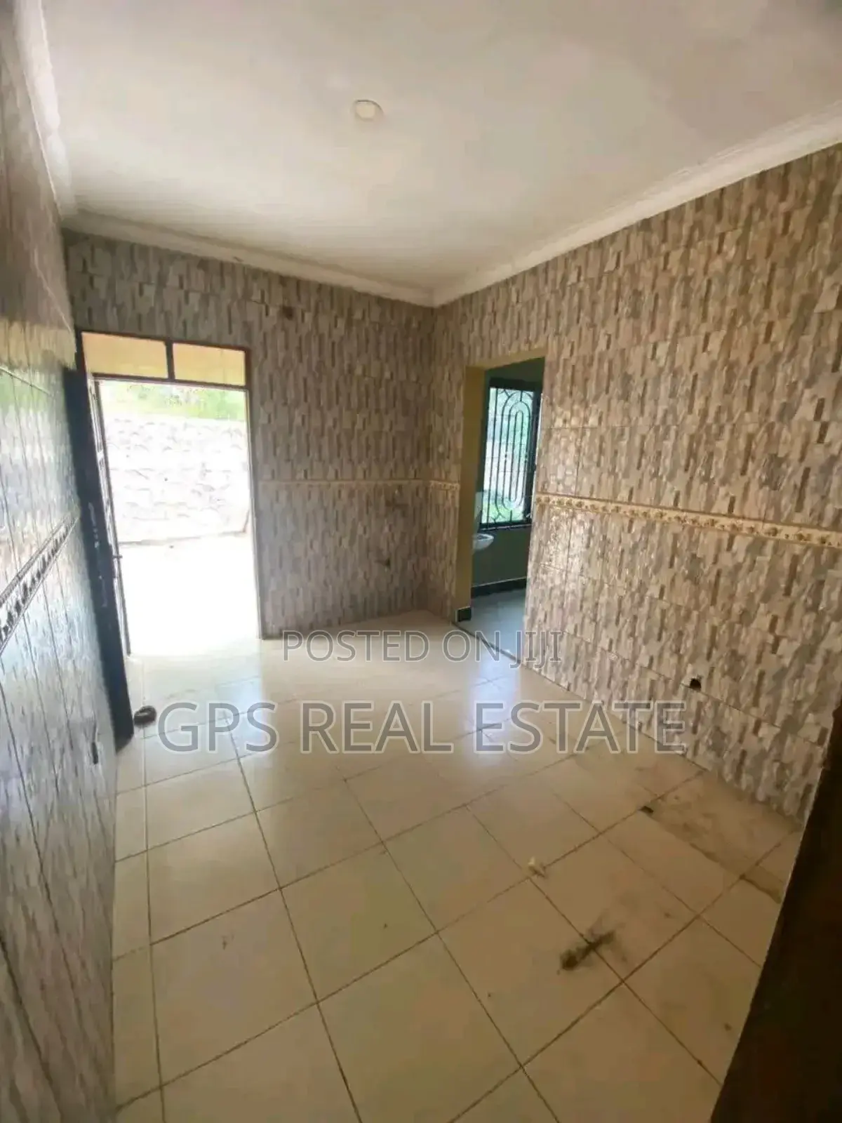 3bdrm House in Kibanda Cha Mkaa, Kinondoni for sale