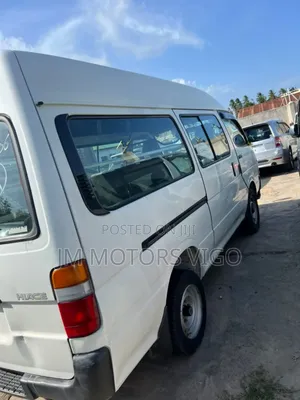 Toyota HiAce 1998 White