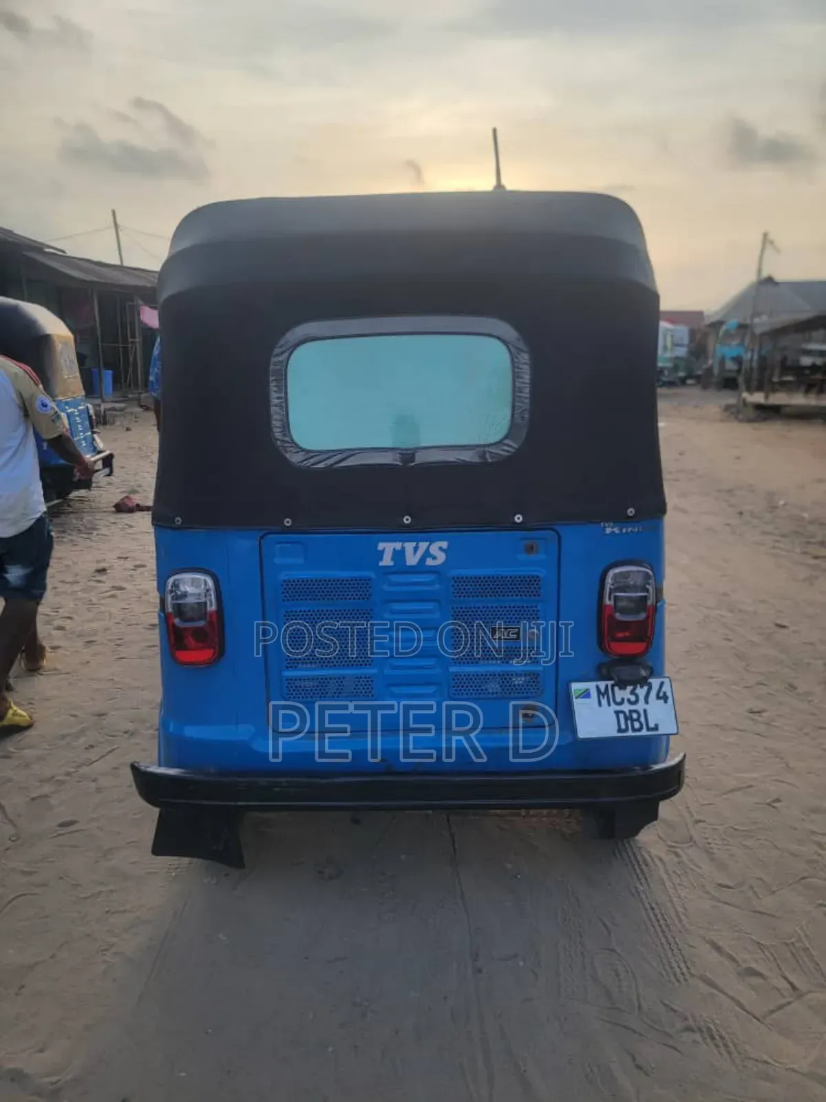TVS Zeppelin 220 2022 Blue