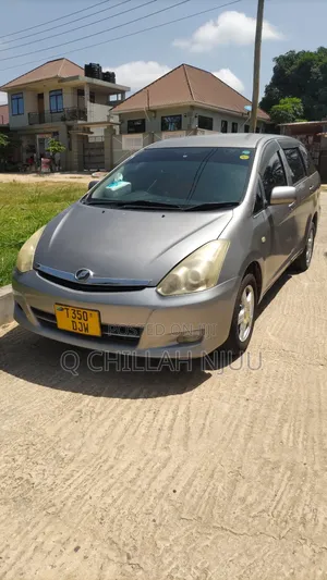 Photo - Toyota Wish 2006 Silver