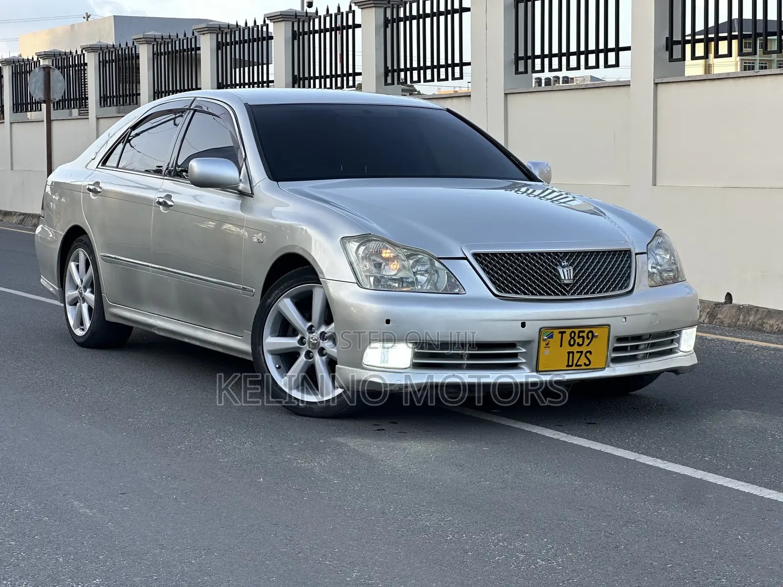 Toyota Crown 2004 Silver