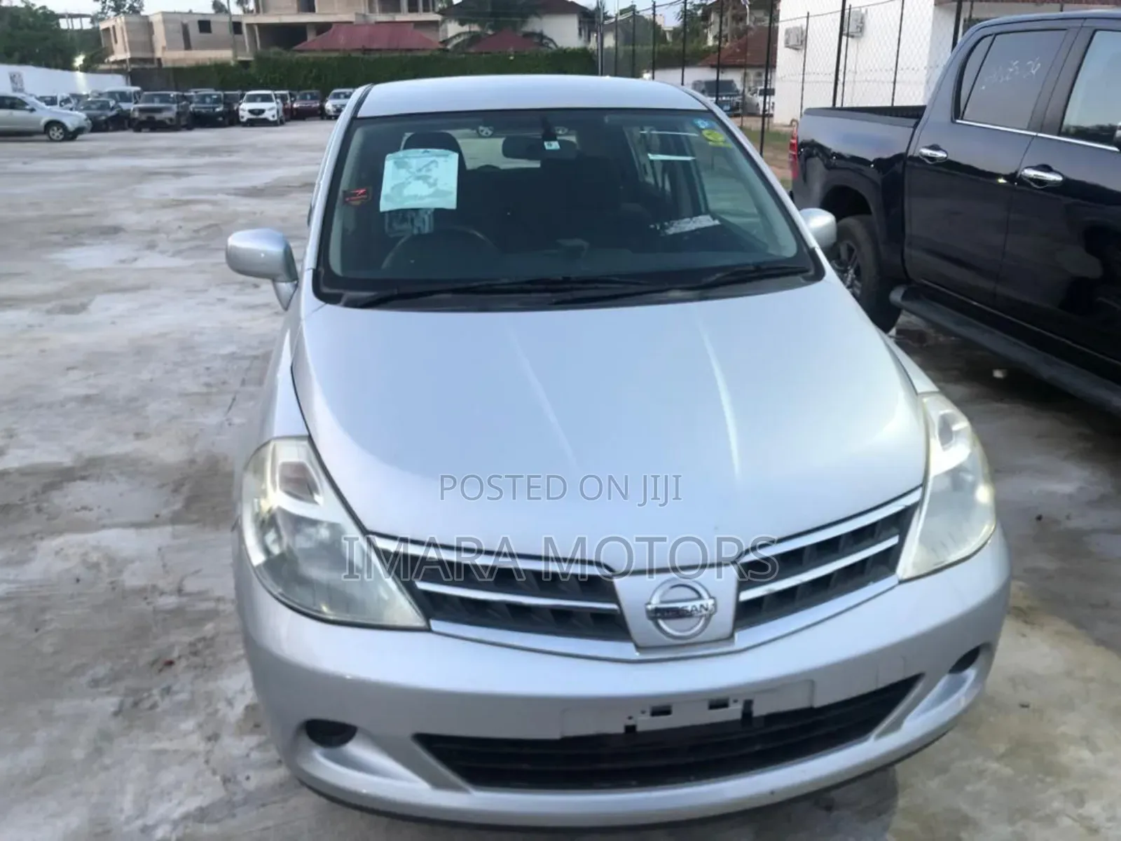 Nissan Tiida 2010 Silver