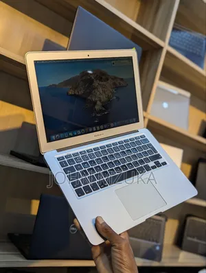 Laptop Apple MacBook Pro 2015 8GB Intel Core I5 SSD 256GB