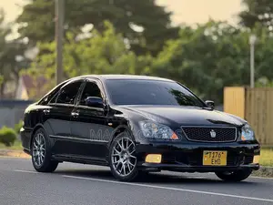 Toyota Crown Royale 2005 Black