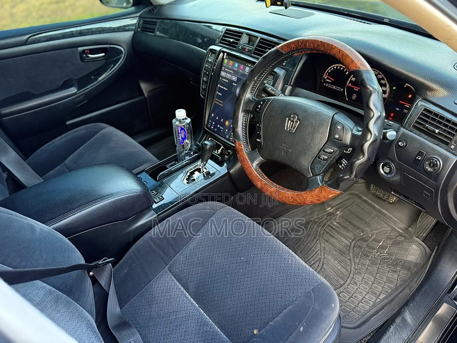 Toyota Crown Royale 2005 Black