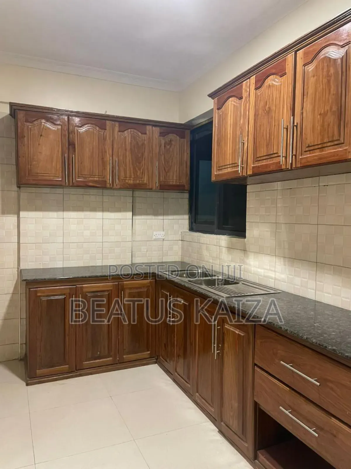 4bdrm Block of Flats in Upanga for sale