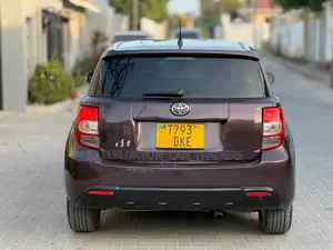 Toyota IST 2007 Purple