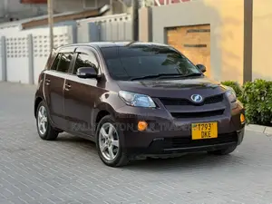 Toyota IST 2007 Purple