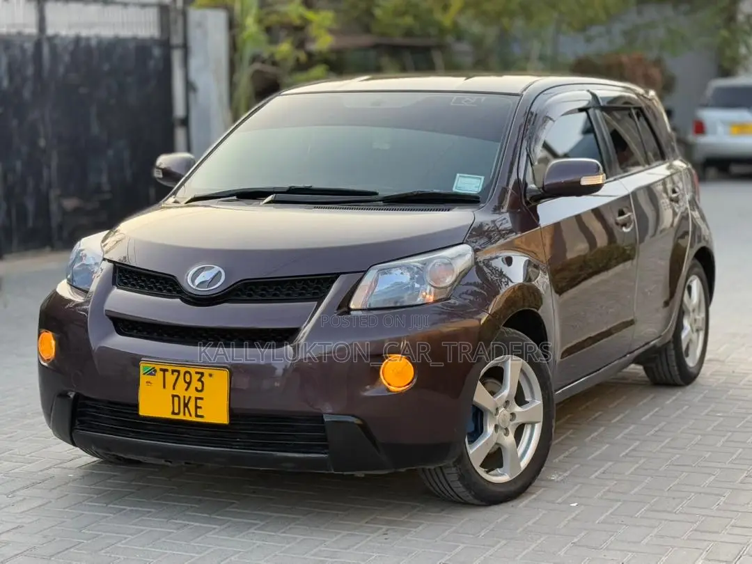 Toyota IST 2007 Purple
